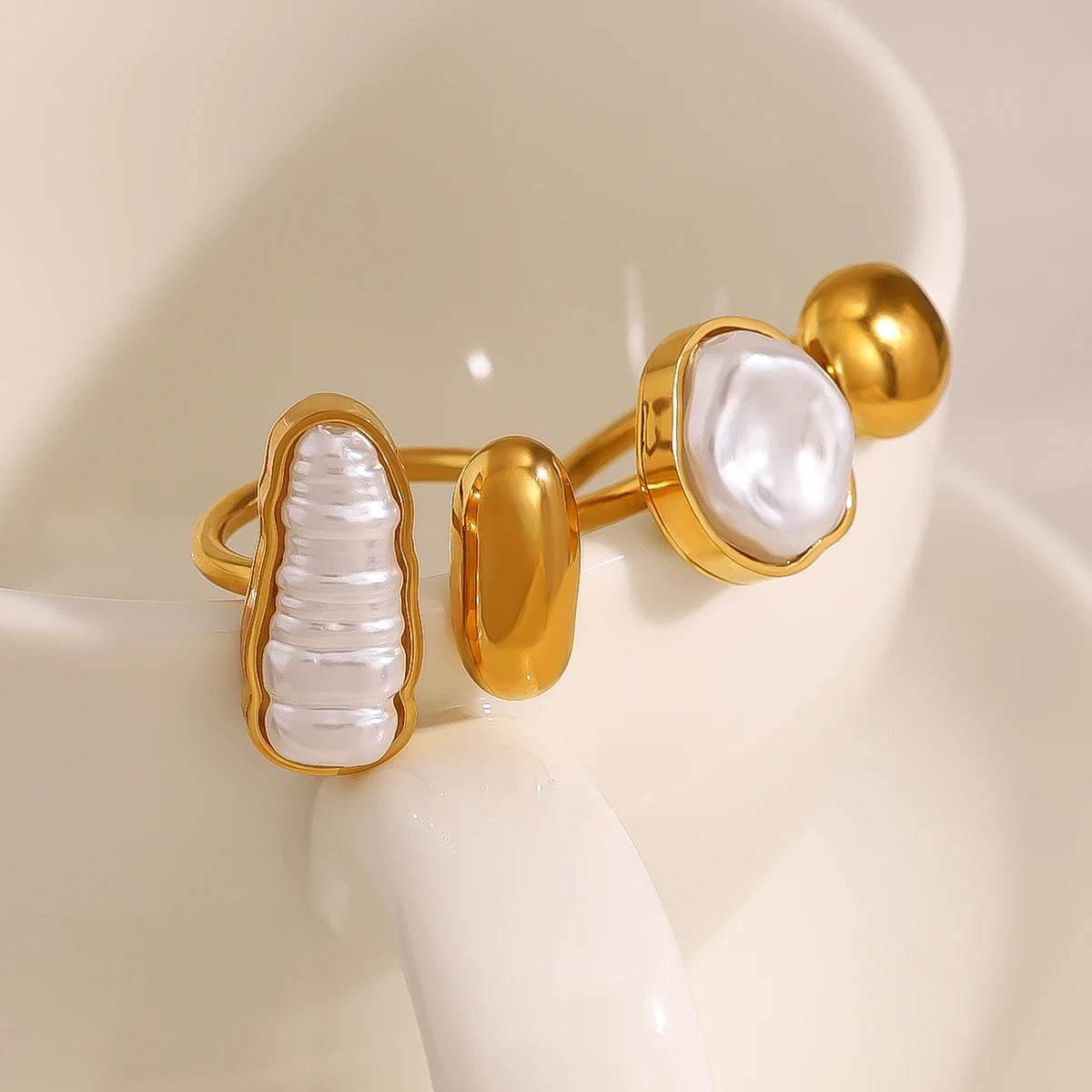 Unique Irregular Pearl Stainless Steel Rings for Women Individual Retro 18K Gold Plated Jewelry Waterproof